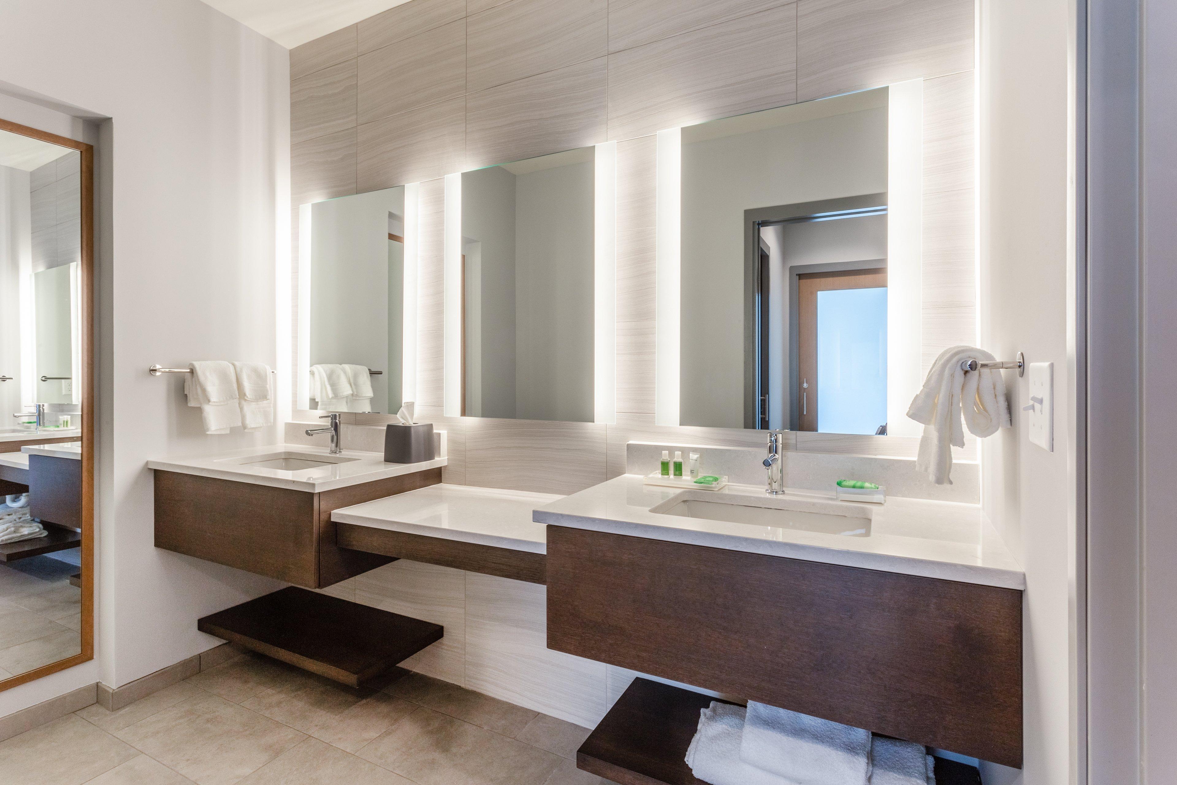 Holiday Inn & Suites Cedar Falls-Waterloo Event Ctr By Ihg Extérieur photo