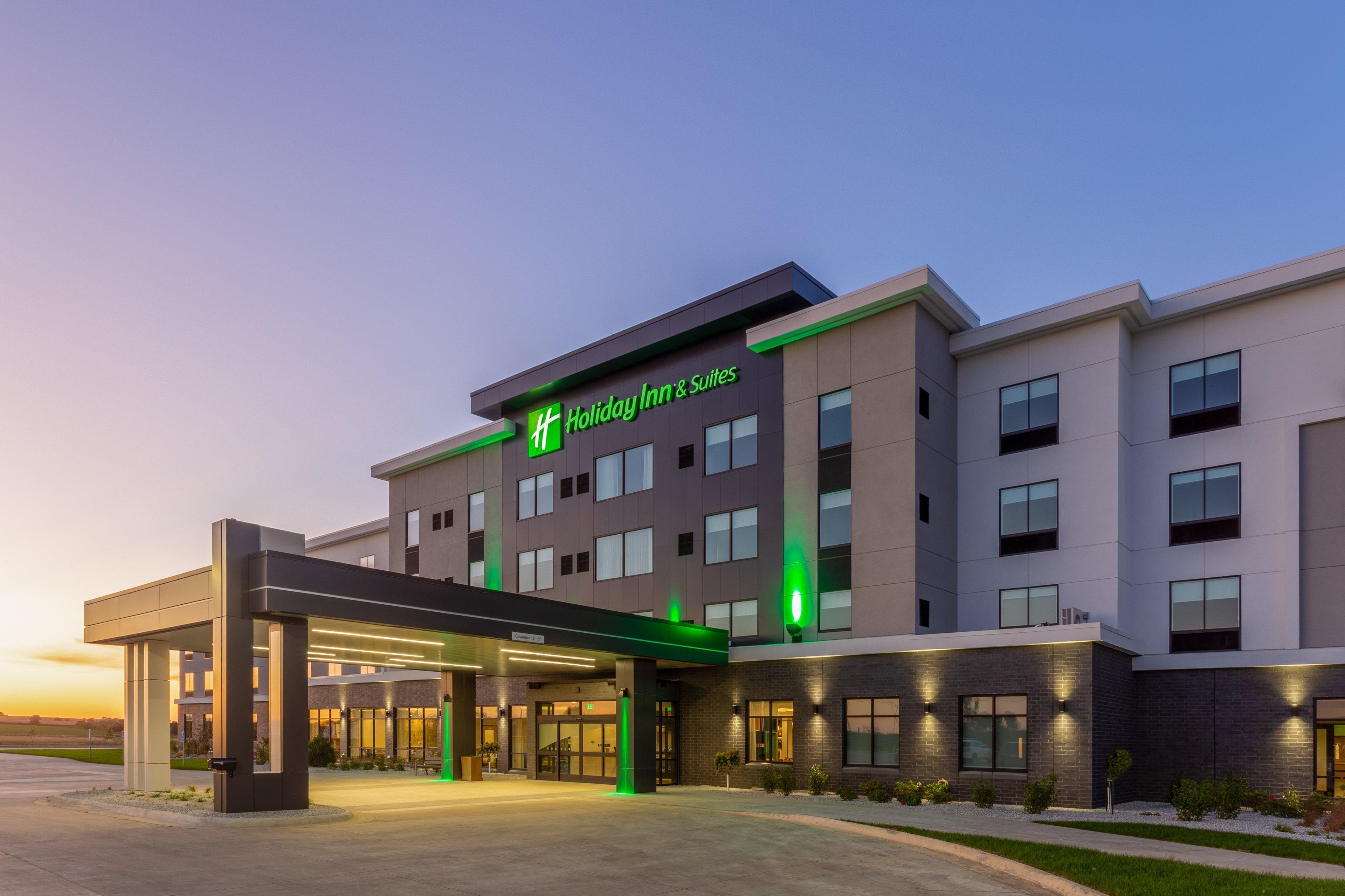 Holiday Inn & Suites Cedar Falls-Waterloo Event Ctr By Ihg Extérieur photo