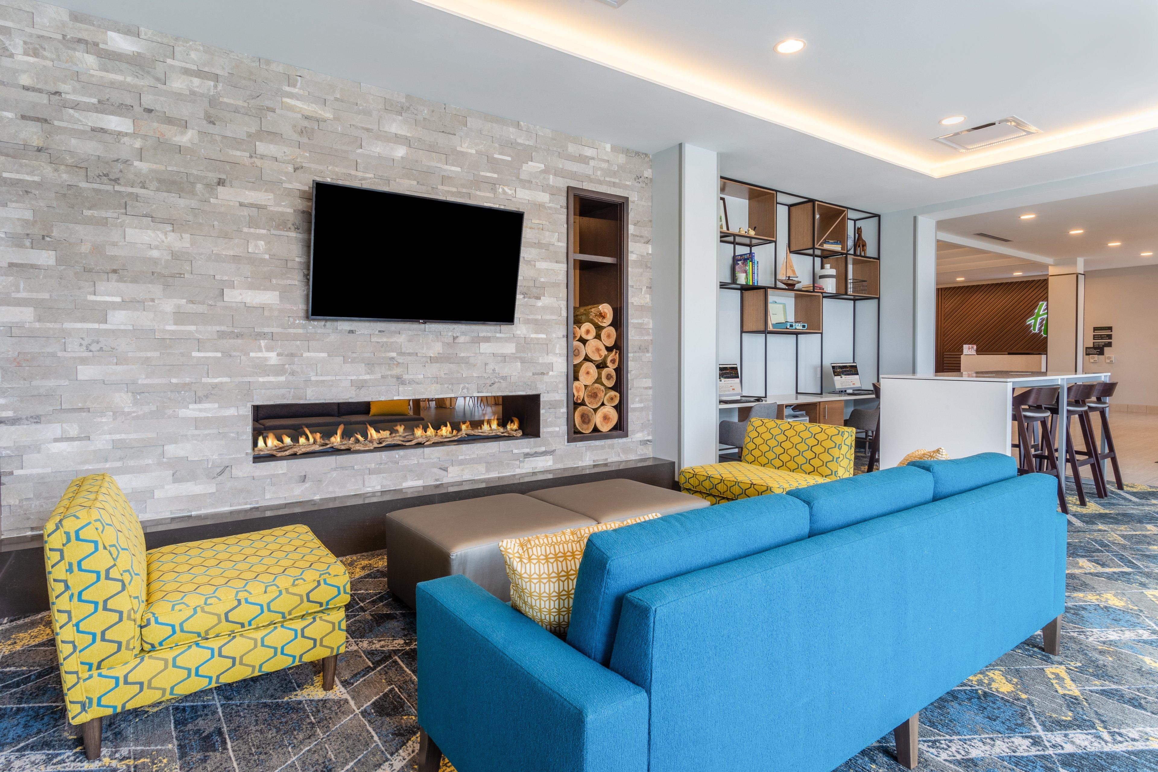 Holiday Inn & Suites Cedar Falls-Waterloo Event Ctr By Ihg Extérieur photo