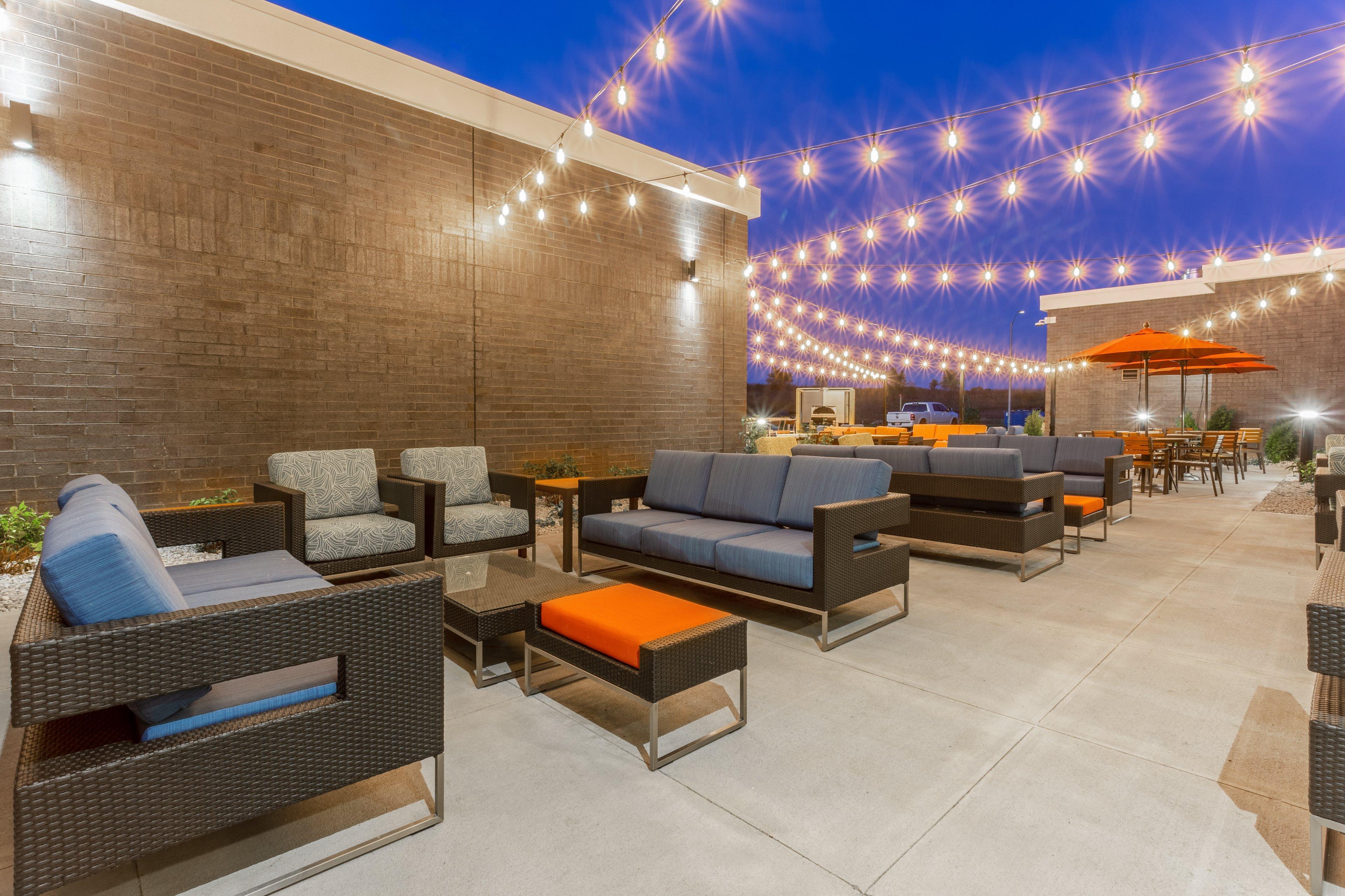 Holiday Inn & Suites Cedar Falls-Waterloo Event Ctr By Ihg Extérieur photo