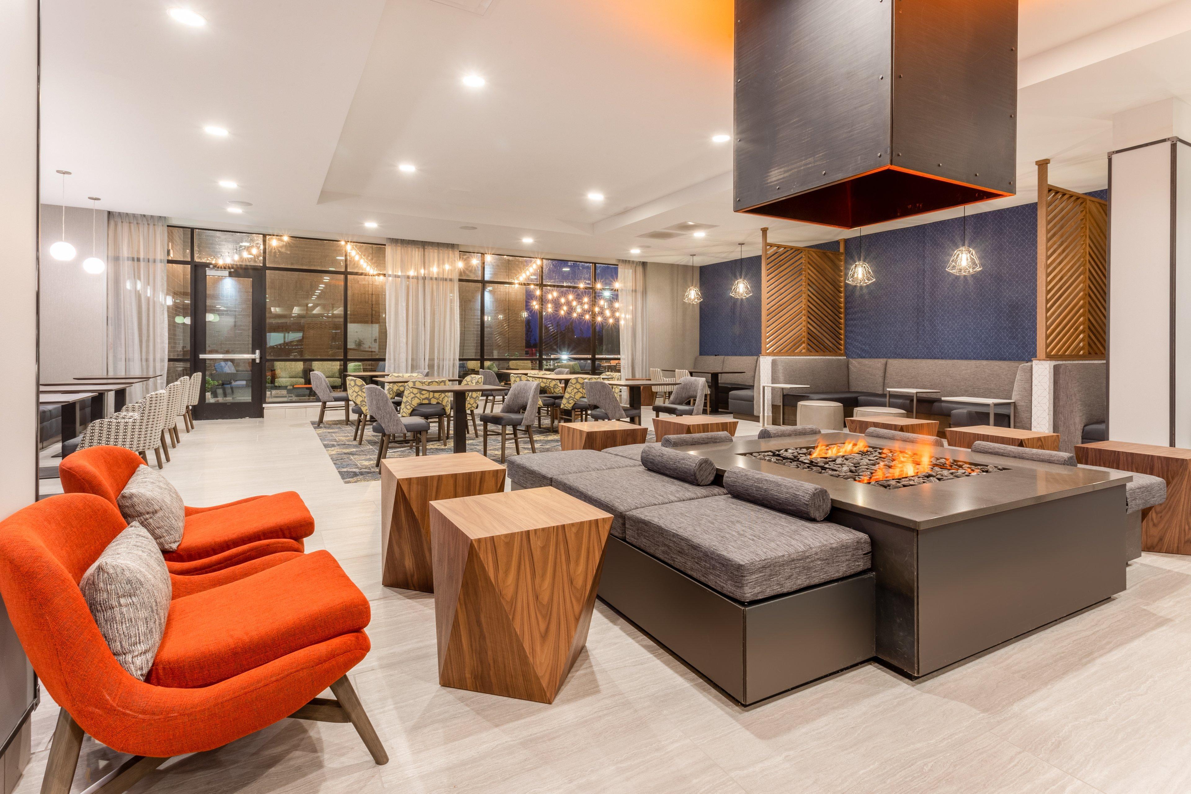 Holiday Inn & Suites Cedar Falls-Waterloo Event Ctr By Ihg Extérieur photo