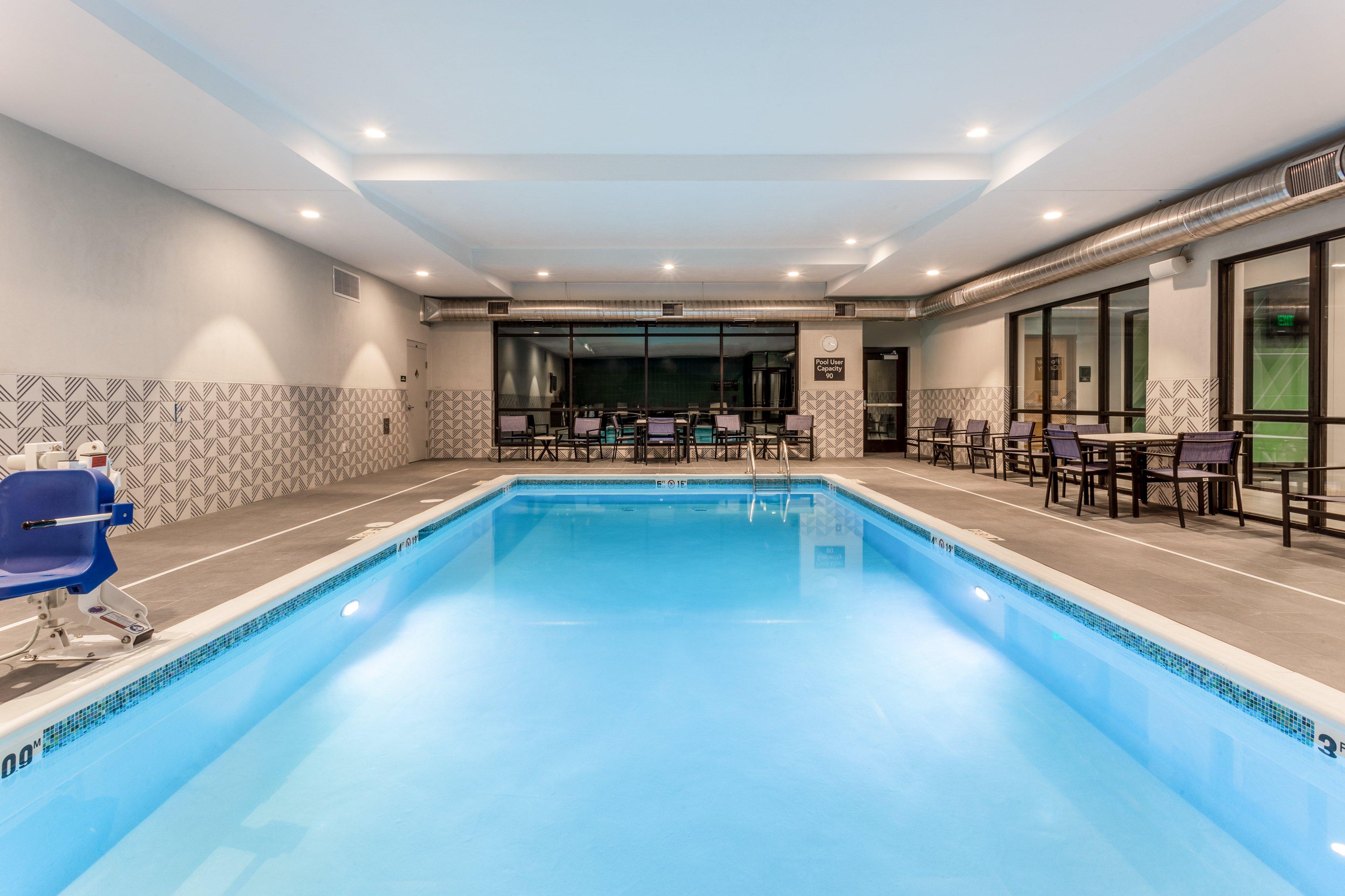 Holiday Inn & Suites Cedar Falls-Waterloo Event Ctr By Ihg Extérieur photo